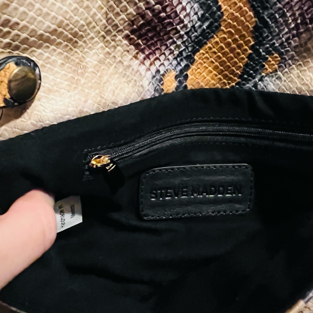 Steve Madden Snake Print Clutch or Crossbody with Gold Chain. EUC - Picture 4 of 4